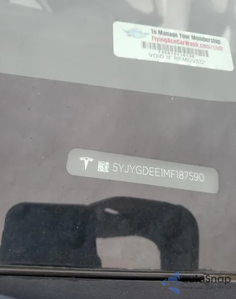 2021 Tesla Model Y z USA, uszkodzony, nr VIN 5YJYGDEE1MF187590